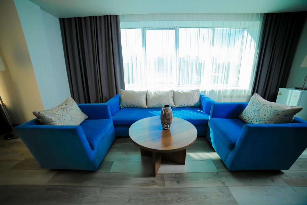 Astra Hotel Almaty Bagian luar foto