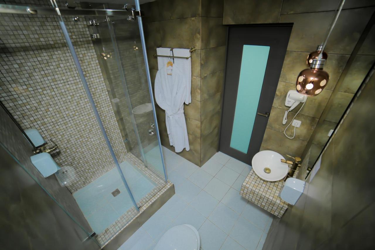 Astra Hotel Almaty Bagian luar foto