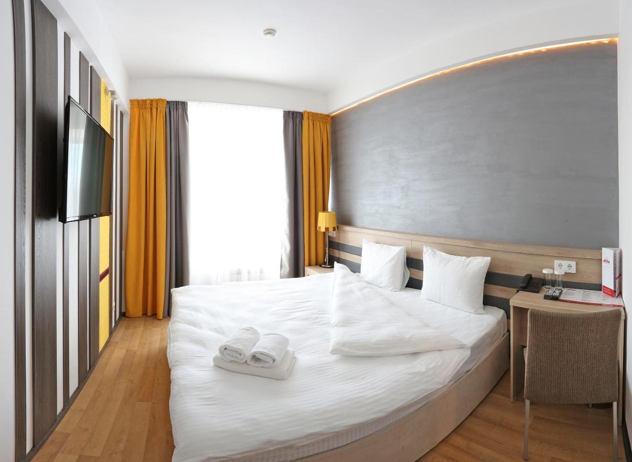 Astra Hotel Almaty Bagian luar foto